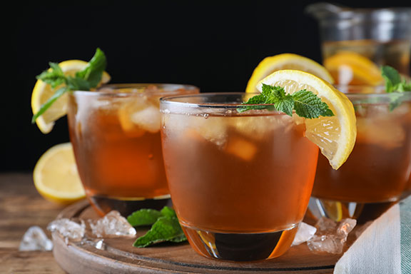 Twi gkasses of Irish Whiskey iced tea